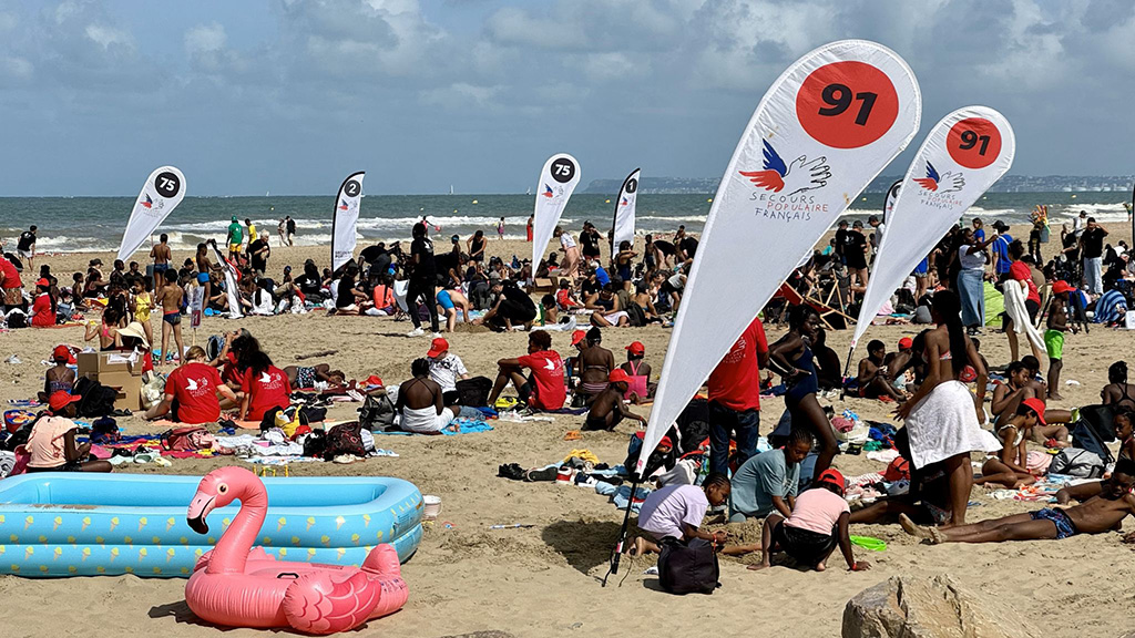 CommonCents-jeunesse-impact-secours-populaire-plage